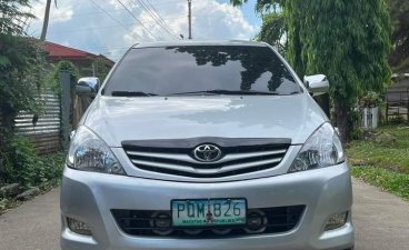 Sell White 2011 Toyota Innova in Caloocan