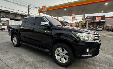 Sell White 2017 Toyota Hilux in Valenzuela