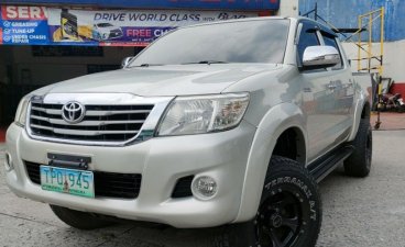 White Toyota Hilux 2011 for sale in Quezon City