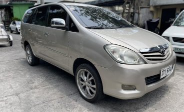 Sell White 2009 Toyota Innova in Quezon City