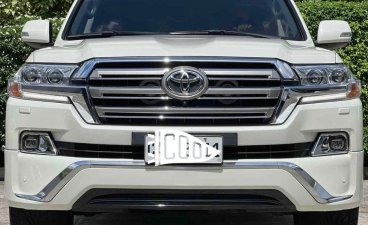 Sell White 2018 Toyota Land Cruiser in San Juan