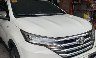 Selling White Toyota Rush 2023 in Quezon City