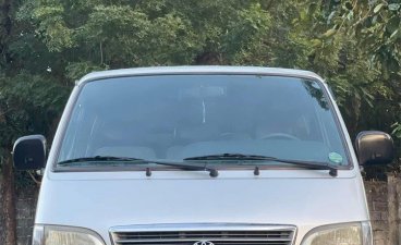 White Toyota Hiace 2000 for sale in Manual
