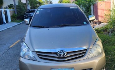 White Toyota Innova 2011 for sale in Quezon City