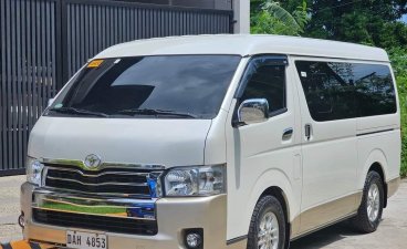 Selling Pearl White Toyota Hiace 2018 in Manila