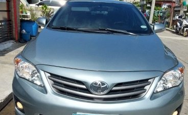 Selling White Toyota Altis 2013 in Caloocan