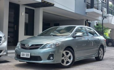 Selling White Toyota Altis 2013 in Quezon City