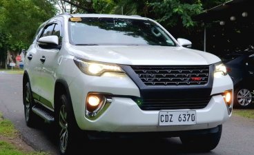 Pearl White Toyota Fortuner 2017 for sale in Lipa