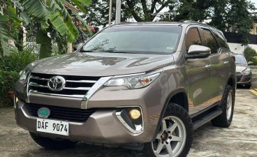 Selling White Toyota Fortuner 2018 in Manila