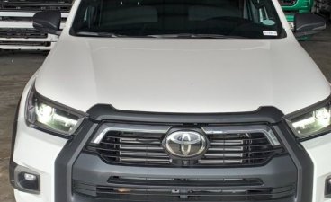 Selling White Toyota Hilux 2023 in Subic
