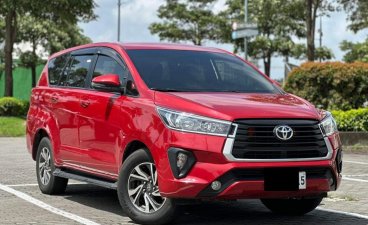 Selling White Toyota Innova 2021 in Makati