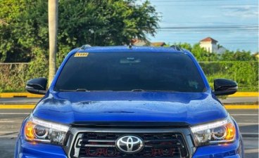 Selling White Toyota Hilux 2020 in Manila
