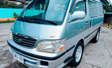 Selling White Toyota Hiace 2010 in Caloocan