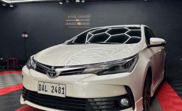 Pearl White Toyota Corolla 2018 for sale in Automatic