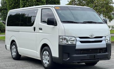 Selling White Toyota Hiace 2019 in Manila