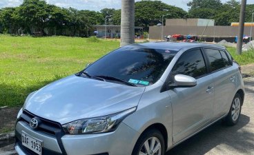 Selling White Toyota Yaris 2017 in Calamba
