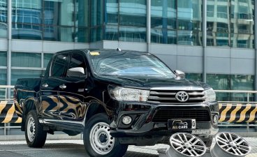 White Toyota Hilux 2018 for sale in Makati
