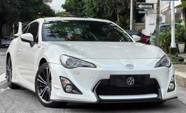 Pearl White Toyota 86 2013 for sale in Automatic