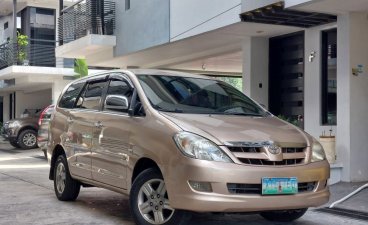 White Toyota Innova 2006 for sale in Automatic