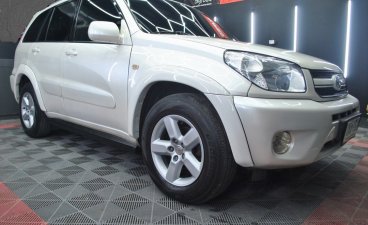 Pearl White Toyota Rav4 2004 for sale in Automatic