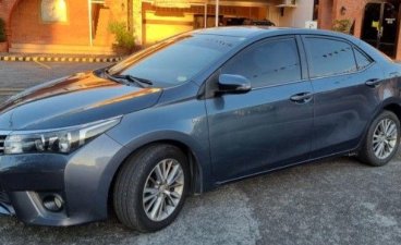 Selling White Toyota Altis 2015 in Las Piñas