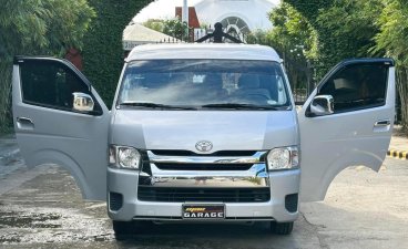 Selling White Toyota Grandia 2019 in Manila