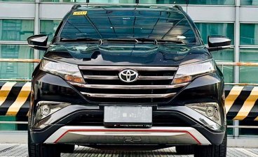 Selling White Toyota Rush 2020 in Makati