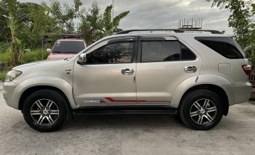 Selling White Toyota Fortuner 2009 in Quezon City