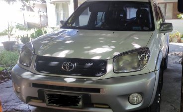 Sell White 2005 Toyota Rav4 in Taguig