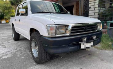 White Toyota Hilux 1999 for sale in Quezon City