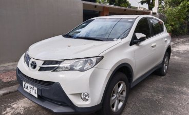Pearl White Toyota Rav4 2014 for sale in Manila