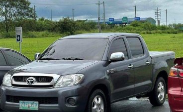 Sell White 2008 Toyota Hilux in Pasig