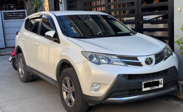 Sell White 2015 Toyota Rav4 in Quezon City