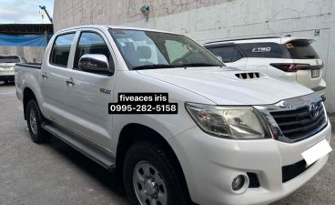 Sell White 2015 Toyota Hilux in Mandaue