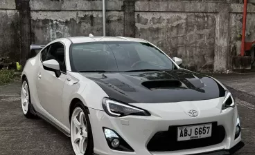 2015 Toyota 86 2.0 White Pearl AT in Manila, Metro Manila