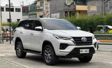 2023 Toyota Fortuner 2.4 V Pearl Diesel 4x2 AT in Manila, Metro Manila