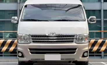 2013 Toyota Hiace  Super Grandia (Leather) 2.5 A/T 2-Tone in Makati, Metro Manila