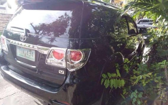 Toyota Fortuner V 4x4 2012mdl automatic diesel-2