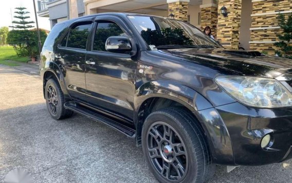 Toyota Fortuner Diesel 2008 model Black color-4