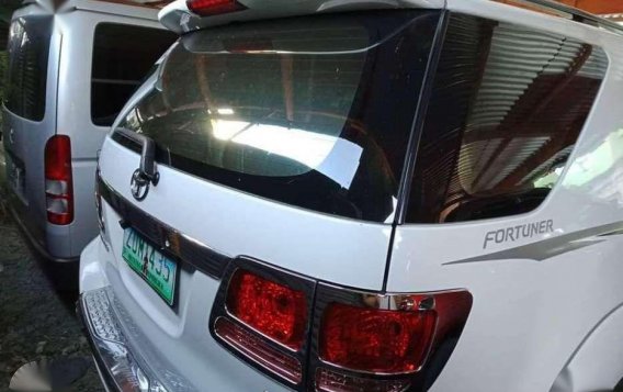 SELLING TOYOTA Fortuner white 2006-1