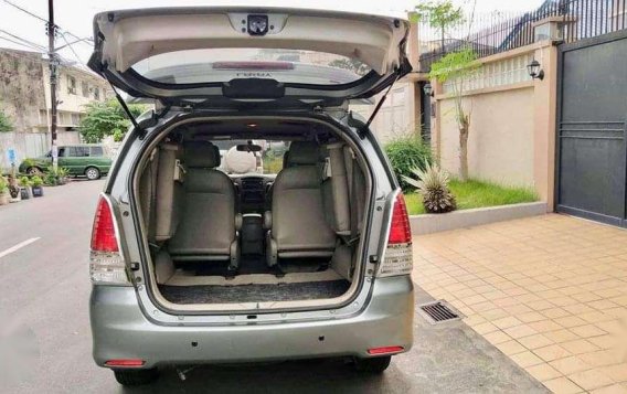 2009 Toyota Innova 2.5 V AT Diesel -11