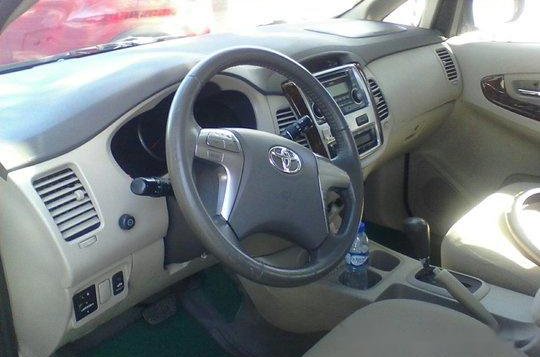 Toyota Innova 2015 G AT for sale-8