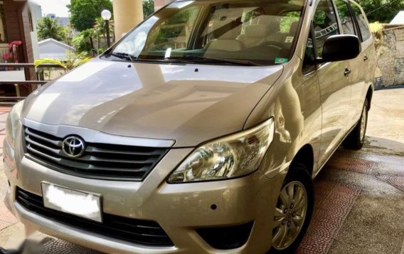 Toyota Innova 2012 25E FOR SALE