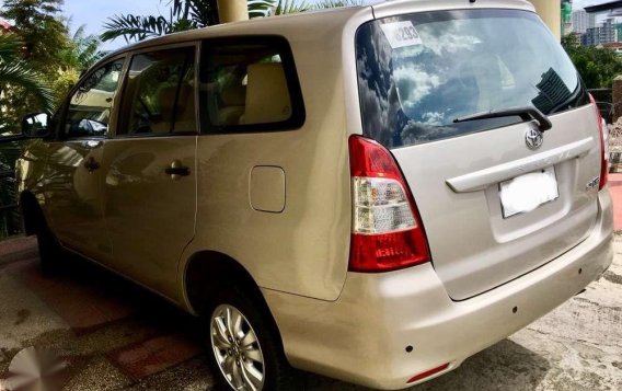 Toyota Innova 2012 25E FOR SALE-4