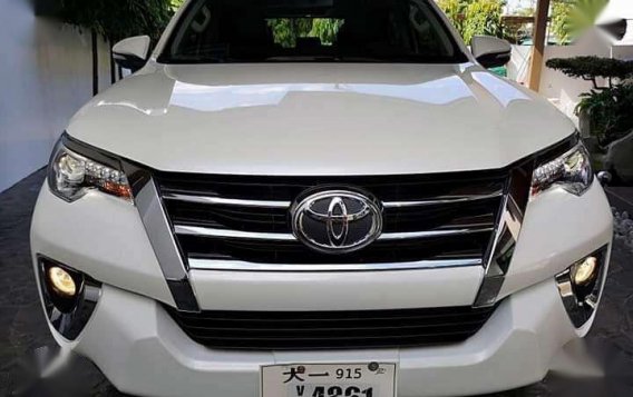 2017 Toyota Fortuner V 4x2 AT FOR SALE