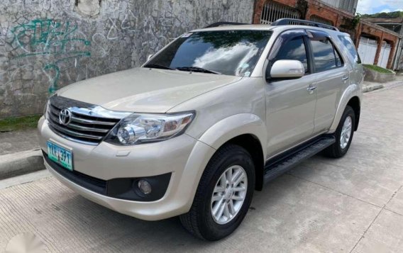 2012 Toyota Fortuner G Diesel Manual (1t kms only) very low mileage-1