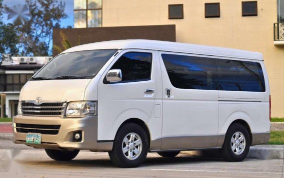 2011 Toyota Hiace Super Grandia Leather-3