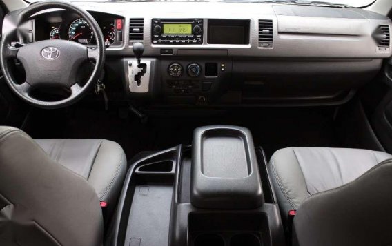 2011 Toyota Hiace Super Grandia Leather-7