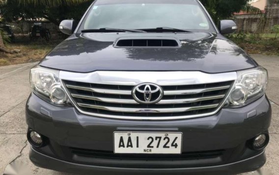 2014 Toyota Fortuner V 4x4 diesel AT FOR SALE