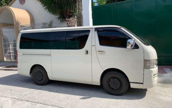 2009 Toyota Hiace Commuter diesel mt fresh -4